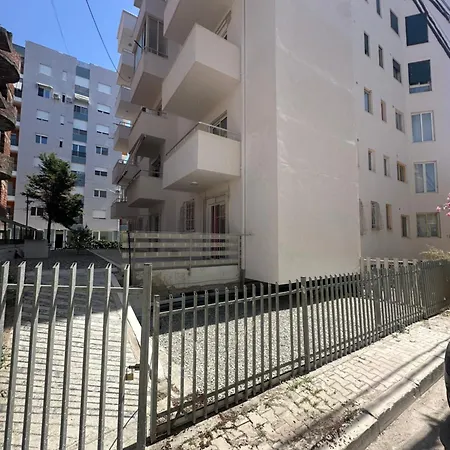 White Apt Appartamento Durrës